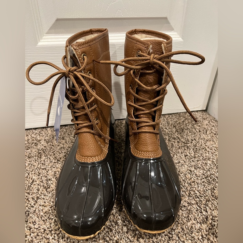 *NWT JBU Women's Maplewood Casual Duck Boot